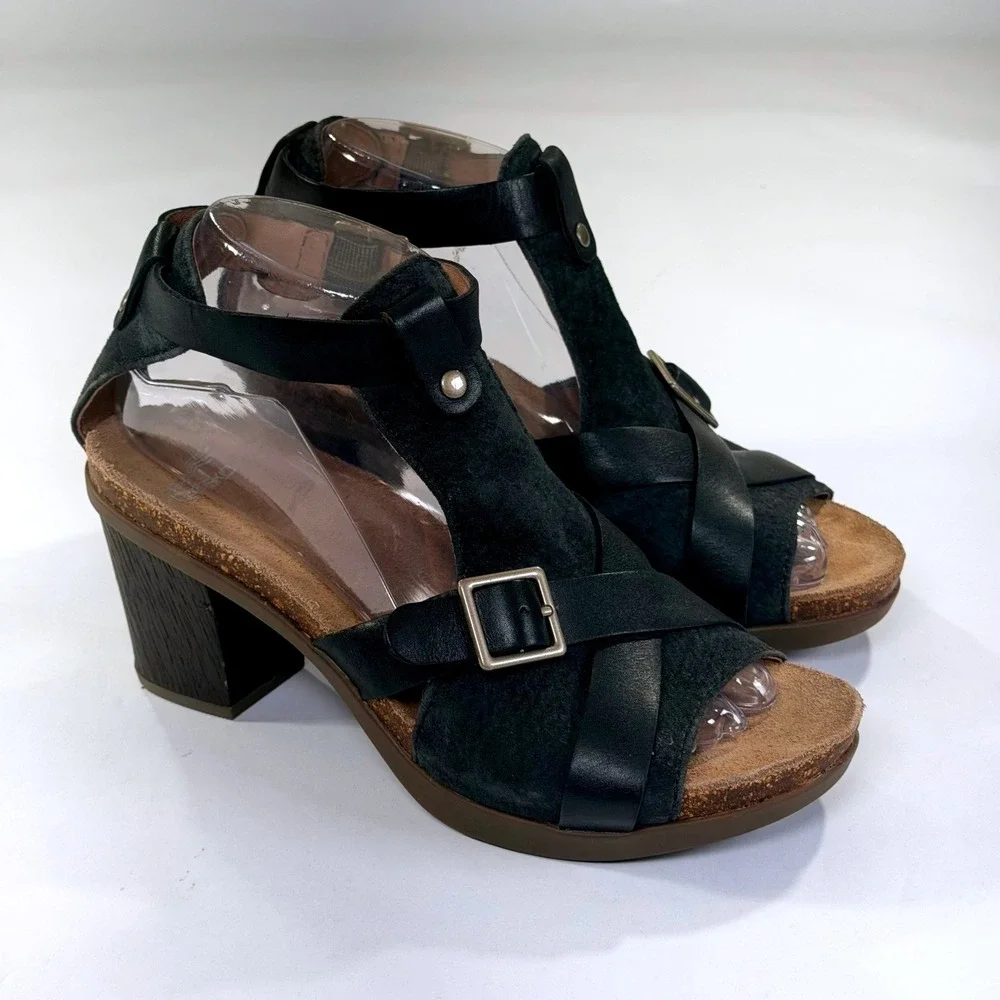 Dansko Dominique Sandals Womens 38/7.5-8 Black Leather T-Strap Chunky Platform